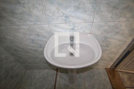 Banheiro de kitnet/studio para alugar com 1 quarto, 42m² em Braz de Pina, Rio de Janeiro