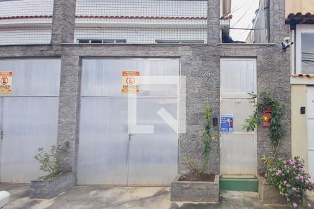 Fachada + Placa de kitnet/studio para alugar com 1 quarto, 42m² em Braz de Pina, Rio de Janeiro