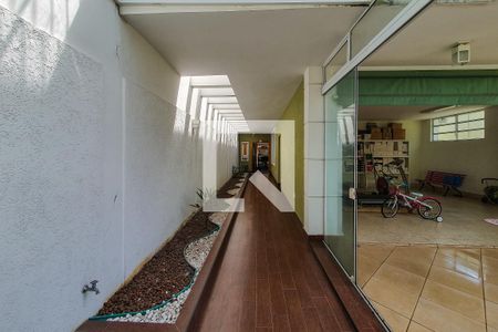 Corredor Entrada de casa à venda com 4 quartos, 400m² em Vila Monumento, São Paulo