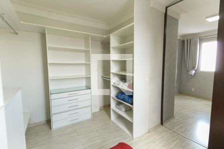 Apartamento para alugar com 62m², 2 quartos e 1 vaga Apartamento para alugar com 62m², 2 quartos e 1 vagaCloset Quarto 1