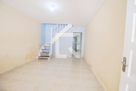 Sala  de casa de condomínio para alugar com 3 quartos, 97m² em Vila das Oliveiras, Taboão da Serra