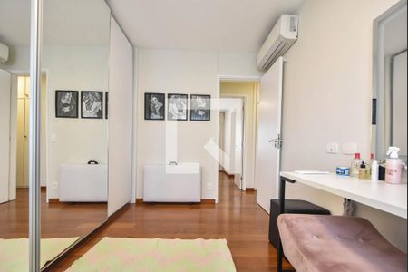 Apartamento à venda com 128m², 3 quartos e 2 vagasQuarto 02