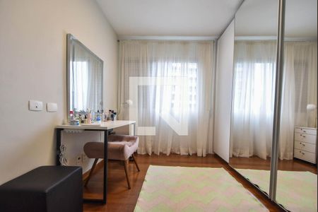 Apartamento à venda com 128m², 3 quartos e 2 vagasQuarto 02