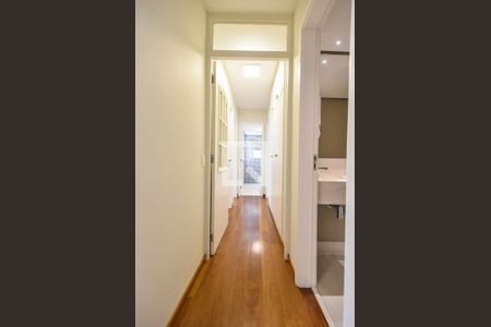 Apartamento à venda com 128m², 3 quartos e 2 vagasCorredor 