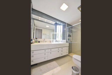 Apartamento à venda com 128m², 3 quartos e 2 vagasBanheiro Suíte 01