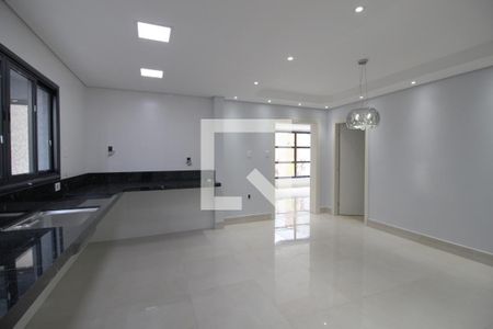 Casa para alugar com 374m², 5 quartos e 4 vagasCozinha
