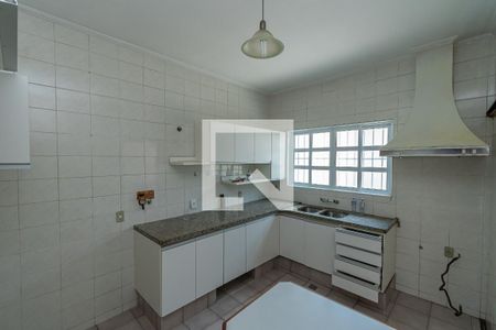 Casa à venda com 384m², 5 quartos e 4 vagasCozinha