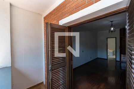 Casa à venda com 384m², 5 quartos e 4 vagasVaranda Suite 1