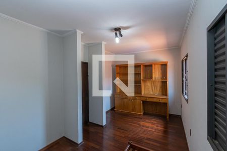 Casa à venda com 384m², 5 quartos e 4 vagasQuarto 2