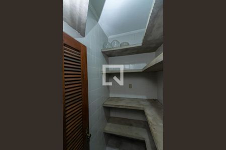 Casa à venda com 384m², 5 quartos e 4 vagasDispensa