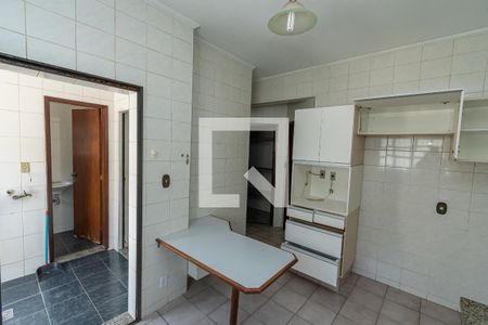 Casa à venda com 384m², 5 quartos e 4 vagasCozinha