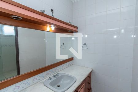 Casa à venda com 384m², 5 quartos e 4 vagasBanheiro da Suíte 2