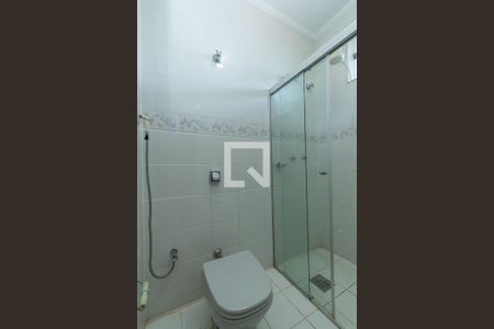 Casa à venda com 384m², 5 quartos e 4 vagasBanheiro da Suíte 2