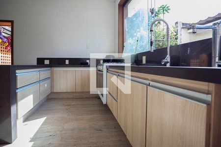 Casa à venda com 294m², 7 quartos e 8 vagasCozinha