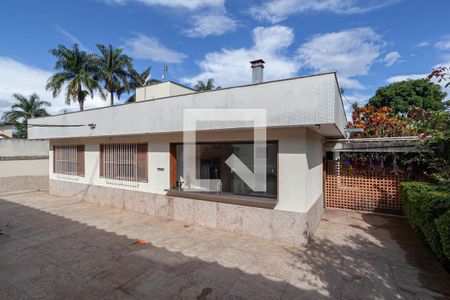Casa à venda com 294m², 7 quartos e 8 vagasQuintal