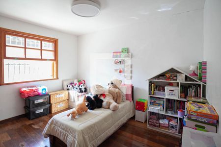 Casa à venda com 294m², 7 quartos e 8 vagasQuarto 2