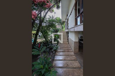 Casa à venda com 294m², 7 quartos e 8 vagasEntrada 