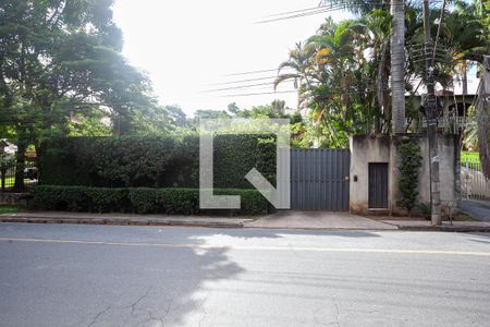 Casa à venda com 294m², 7 quartos e 8 vagasFachada