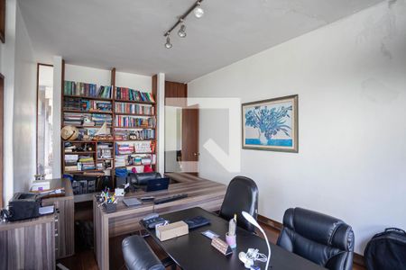 Casa à venda com 294m², 7 quartos e 8 vagasEscritório