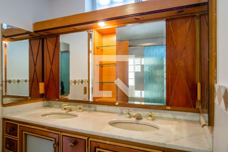 Apartamento para alugar com 183m², 3 quartos e 1 vagaBanheiro da Suíte