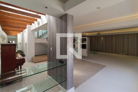 Casa à venda com 450m², 4 quartos e 6 vagasSala