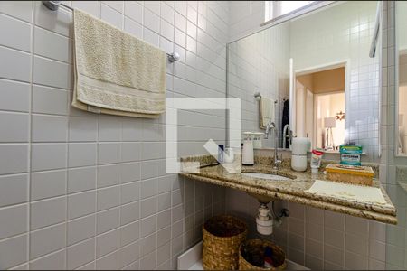 Apartamento à venda com 340m², 4 quartos e 1 vaga Apartamento à venda com 340m², 4 quartos e 1 vagaBanheiro 2