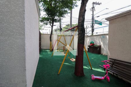 Apartamento para alugar com 43m², 2 quartos e 1 vaga Apartamento para alugar com 43m², 2 quartos e 1 vagaÁrea comum - Playground