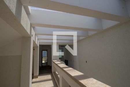 Casa à venda com 380m², 6 quartos e 6 vagas Casa à venda com 380m², 6 quartos e 6 vagasCorredor