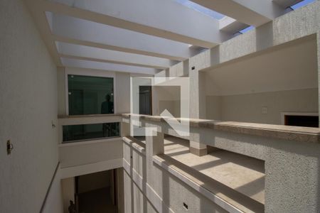 Casa à venda com 380m², 6 quartos e 6 vagas Casa à venda com 380m², 6 quartos e 6 vagasCorredor