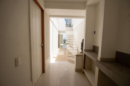 Casa à venda com 380m², 6 quartos e 6 vagas Casa à venda com 380m², 6 quartos e 6 vagasCorredor dos Quartos