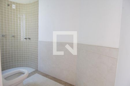 Casa à venda com 380m², 6 quartos e 6 vagas Casa à venda com 380m², 6 quartos e 6 vagasBanheiro da Suíte 5