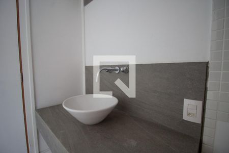 Casa à venda com 380m², 6 quartos e 6 vagas Casa à venda com 380m², 6 quartos e 6 vagasBanheiro da Suíte 2