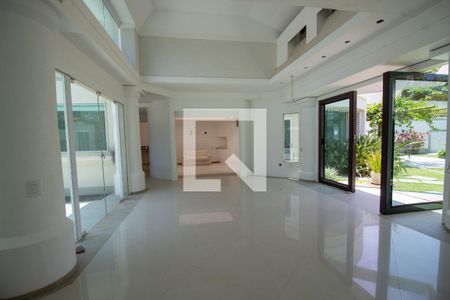 Sala de casa à venda com 6 quartos, 380m² em Recreio dos Bandeirantes, Rio de Janeiro