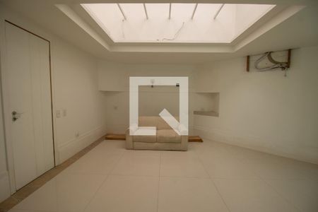 Sala de TV de casa à venda com 6 quartos, 380m² em Recreio dos Bandeirantes, Rio de Janeiro