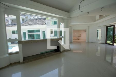 Sala de casa à venda com 6 quartos, 380m² em Recreio dos Bandeirantes, Rio de Janeiro