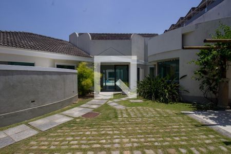 Casa à venda com 380m², 6 quartos e 6 vagas Casa à venda com 380m², 6 quartos e 6 vagasQuintal
