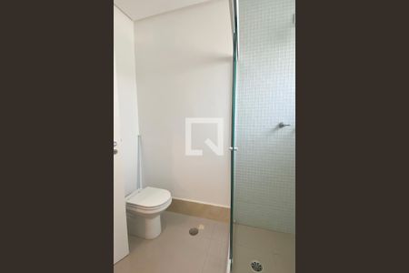 Casa de condomínio para alugar com 450m², 3 quartos e 4 vagasBanheiro da Suíte 3