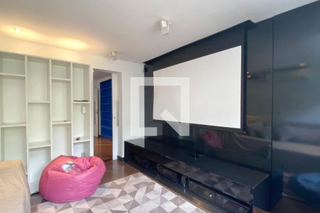 Casa de condomínio para alugar com 450m², 3 quartos e 4 vagasSala de TV