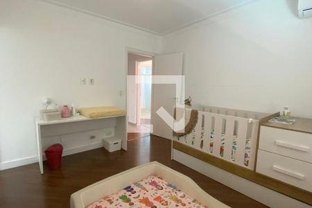 Casa de condomínio para alugar com 450m², 3 quartos e 4 vagasSuíte 2