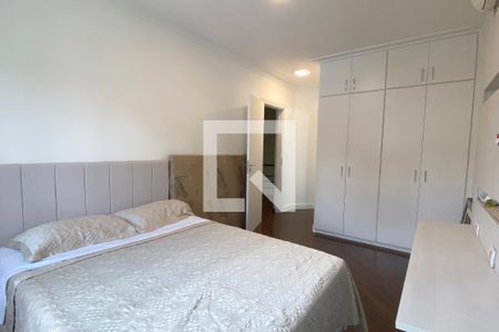 Casa de condomínio para alugar com 450m², 3 quartos e 4 vagasSuíte 3