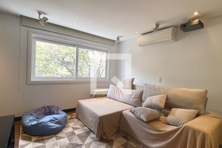 Casa de condomínio para alugar com 450m², 3 quartos e 4 vagasSala de TV