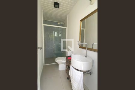 Casa de condomínio para alugar com 450m², 3 quartos e 4 vagasbanheiro