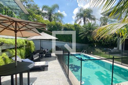 Casa de condomínio para alugar com 450m², 3 quartos e 4 vagasPiscina