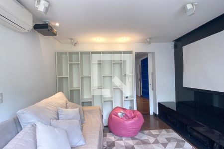 Casa de condomínio para alugar com 450m², 3 quartos e 4 vagasSala de TV