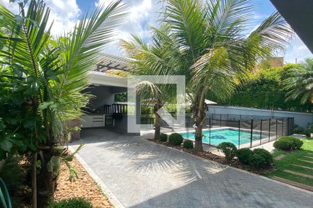 Casa de condomínio para alugar com 450m², 3 quartos e 4 vagasQuintal