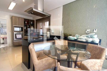 Casa de condomínio para alugar com 450m², 3 quartos e 4 vagasCopa