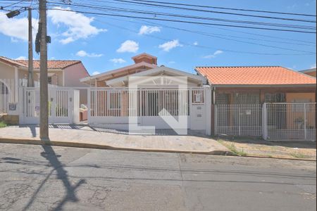 Casa à venda com 153m², 5 quartos e 2 vagasFachada