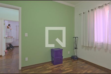 Casa à venda com 153m², 5 quartos e 2 vagasSuíte