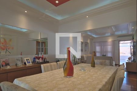 Sala de casa à venda com 5 quartos, 153m² em Vila Industrial, Campinas