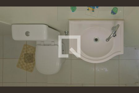 Casa à venda com 153m², 5 quartos e 2 vagasBanheiro (andar inferior)